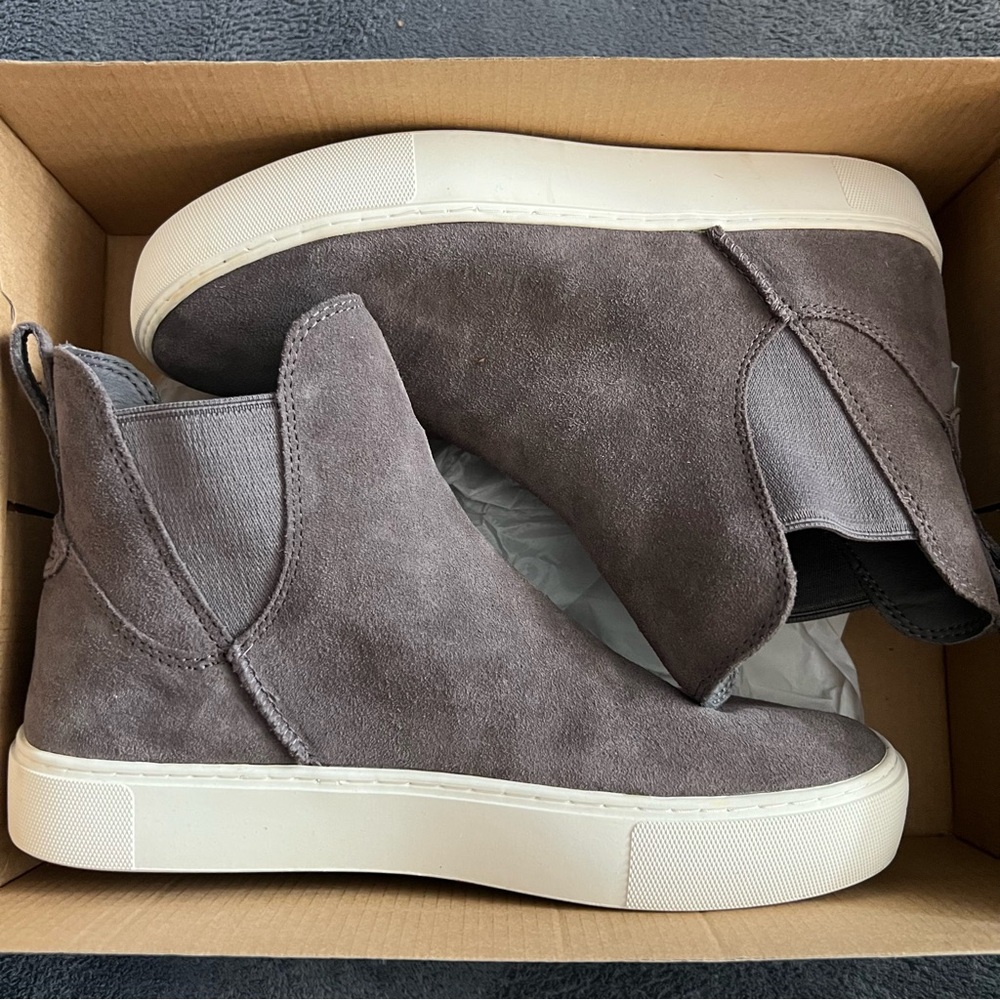 UGG Cute Grey Women's Size 8.5M MAUNA Slip on Sneaker Boot Thunder Cloud